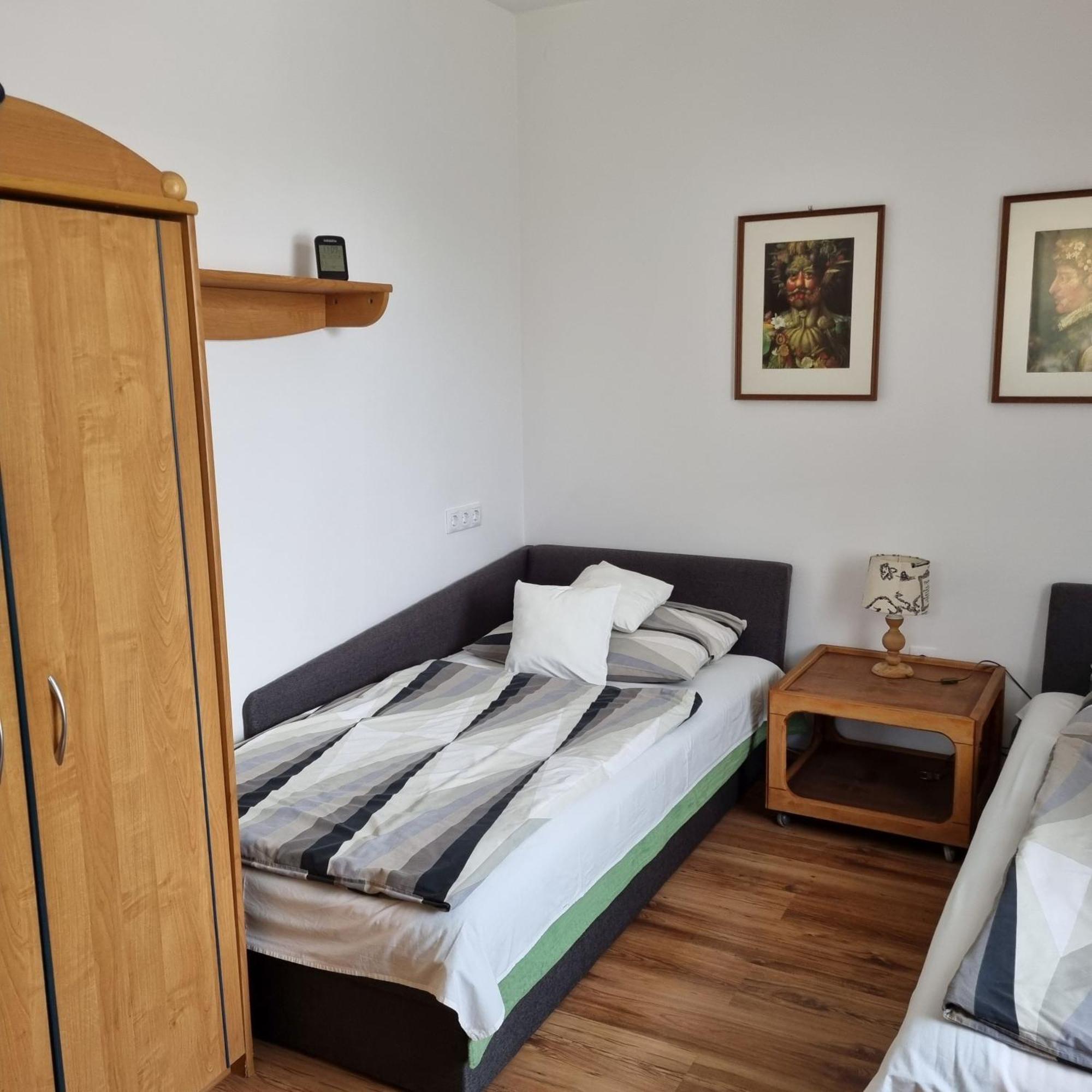 Kertvarosi Apartman Tiszaújváros Exterior foto