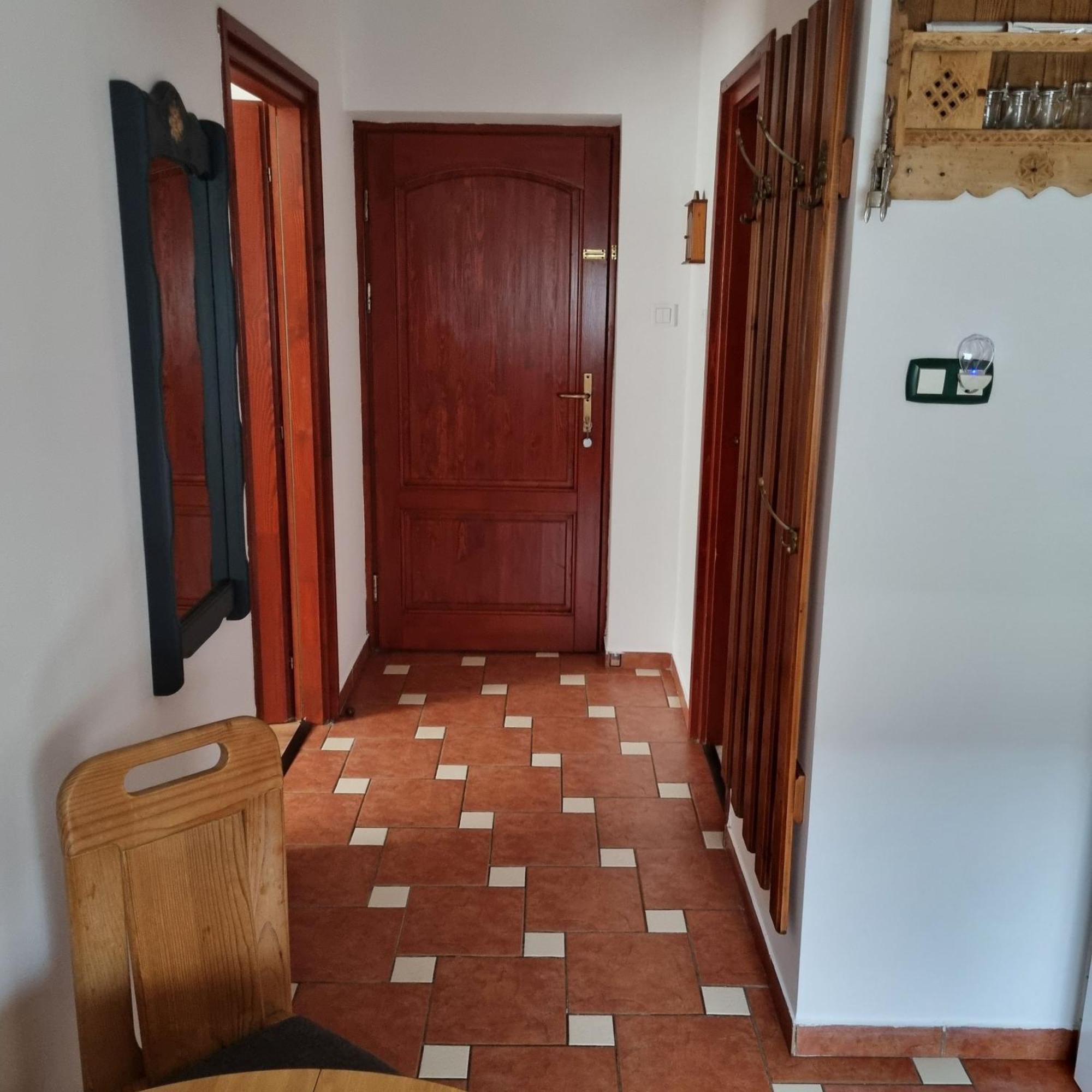 Kertvarosi Apartman Tiszaújváros Exterior foto