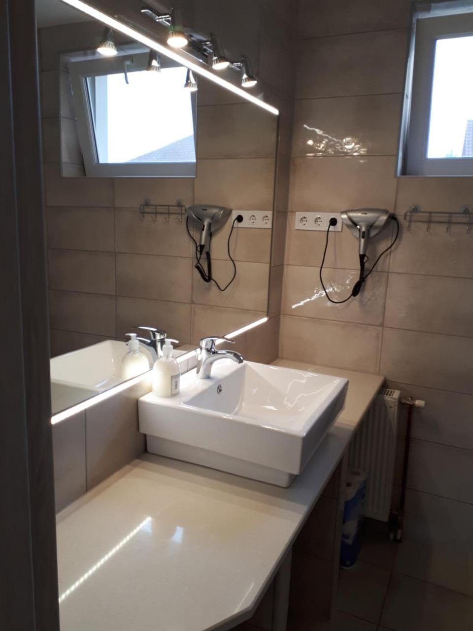 Kertvarosi Apartman Tiszaújváros Exterior foto